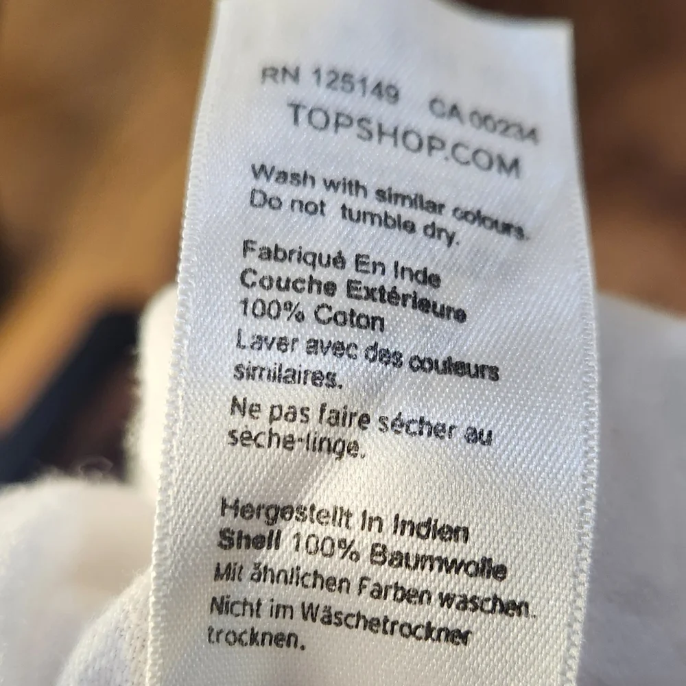 Topshop White Button-Up Shirt – Tortoiseshell Buttons – US 0 / UK 4 - Picture 9 of 9